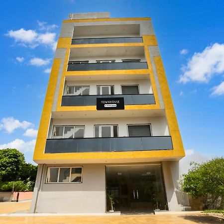 Hotel Super Townhouse Sector 69 Gurgaon Exterior foto